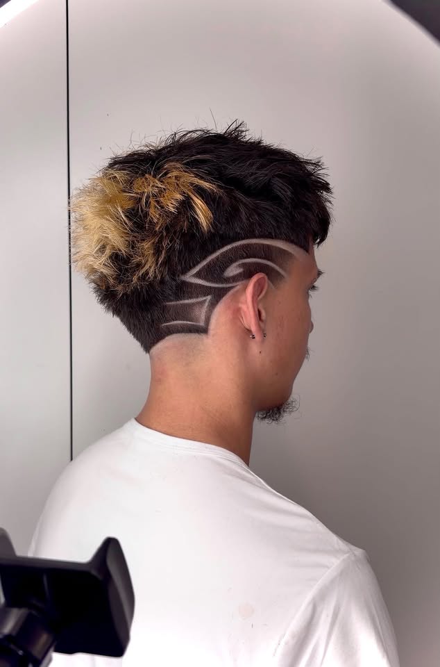 Blonde cut, second angle